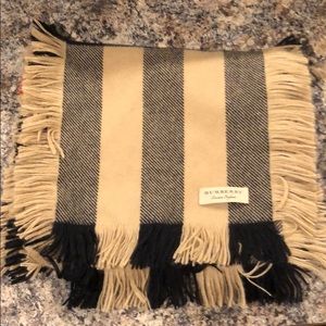 Burberry wool scarf, never been used.